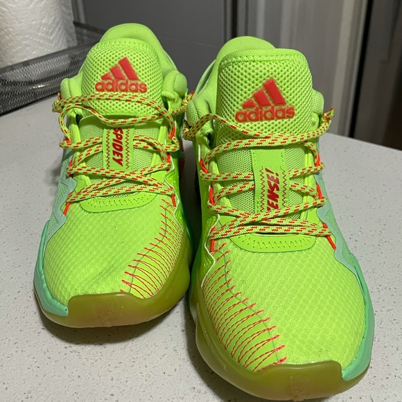 D.O.N ISSUE #2 MARVEL SPIDEY SENSE SHOES-Size 5 - Picture 9 of 10